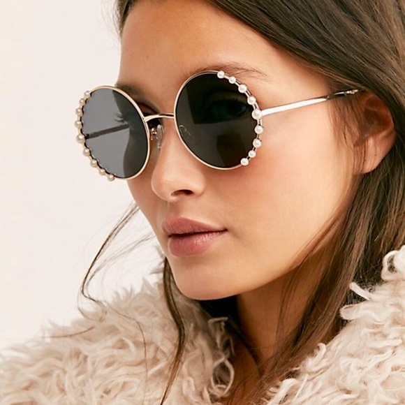 5⭐️Fave Mardy Pearl Sunnies - Picture 1 of 7